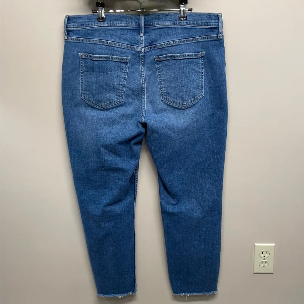 NWOT Gap Vintage Slim Mid Rise Raw Hem Medium Indigo Denim Jeans 34 / 18R